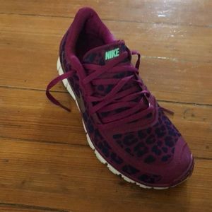 Nike free 5.0 size 7.5 women’s